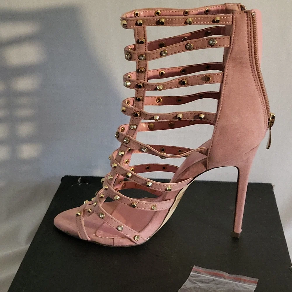 Pink stilettos, with studs - Picture 2 of 4